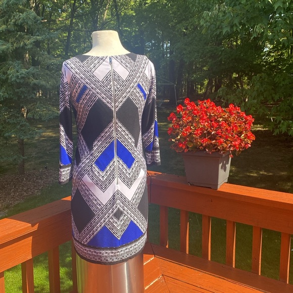 NWOT Vince Camuto blue,black & white spandex dress, see measurements in photos - Picture 3 of 11
